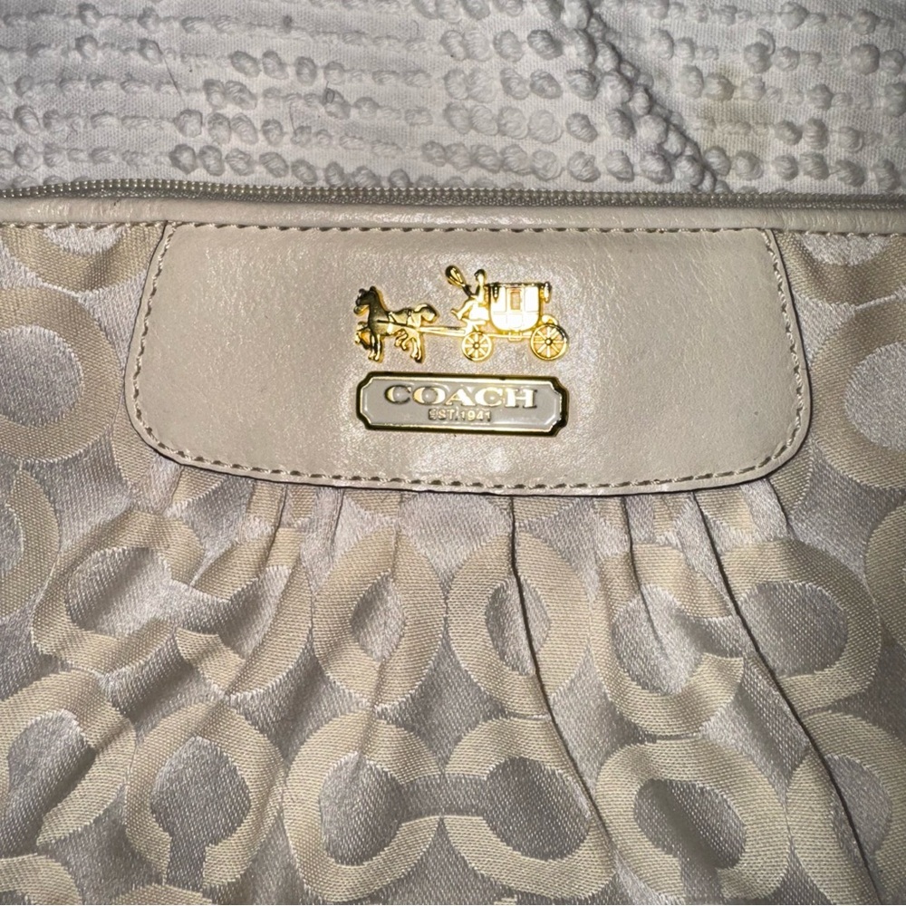 Coach wristlet - Picture 3 of 11